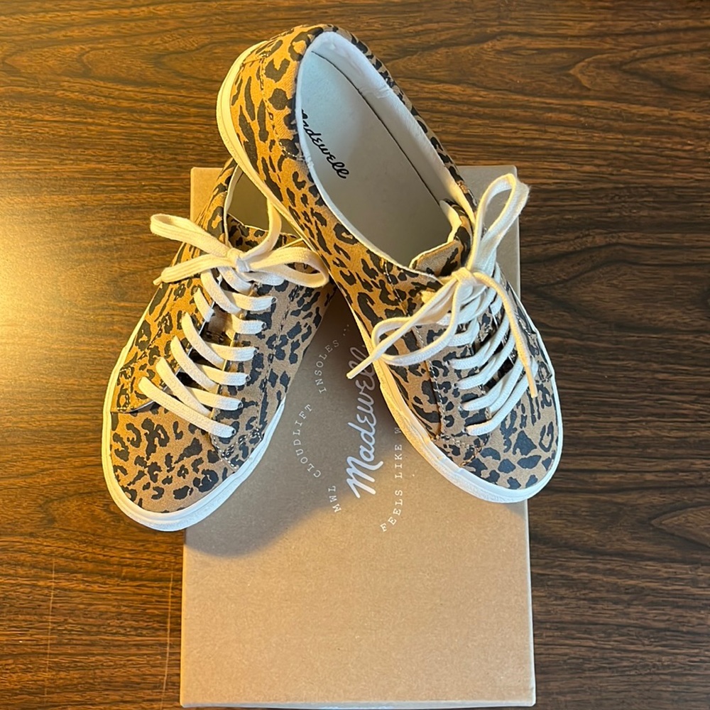 Madewell Sidewalk Low-Top Sneakers Size 11 Leopard Print - like new with shoebox